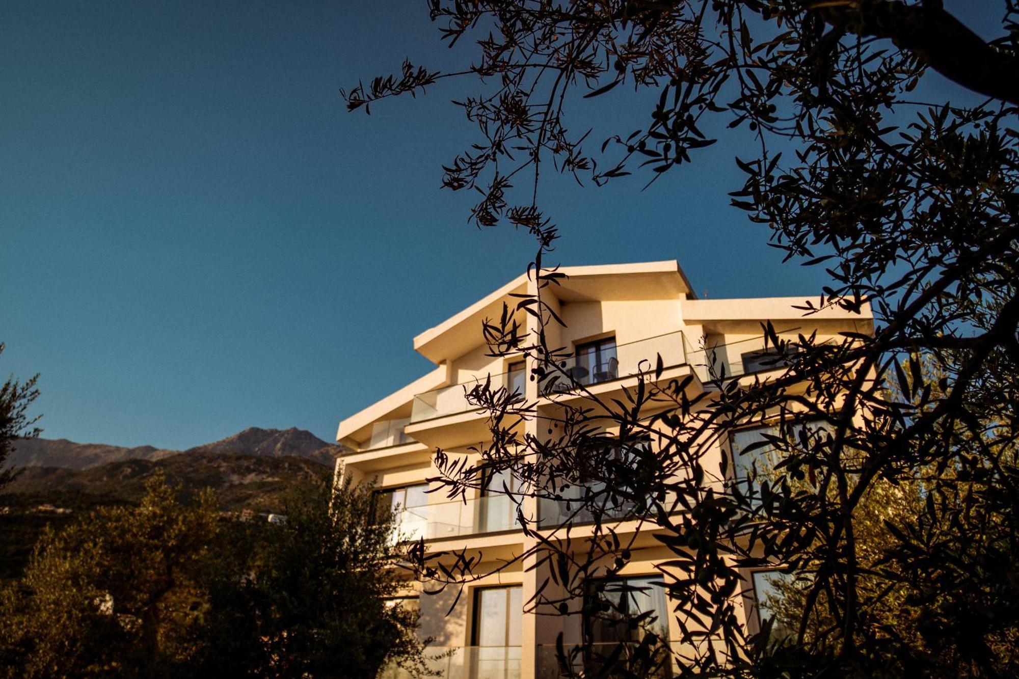 Hotel Vila 19 Dhërmi Extérieur photo